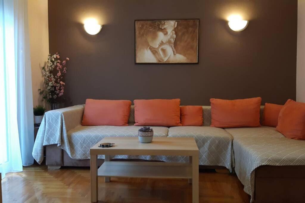 Georgia'S Cozy Apartment In Koukaki Athens Exterior photo