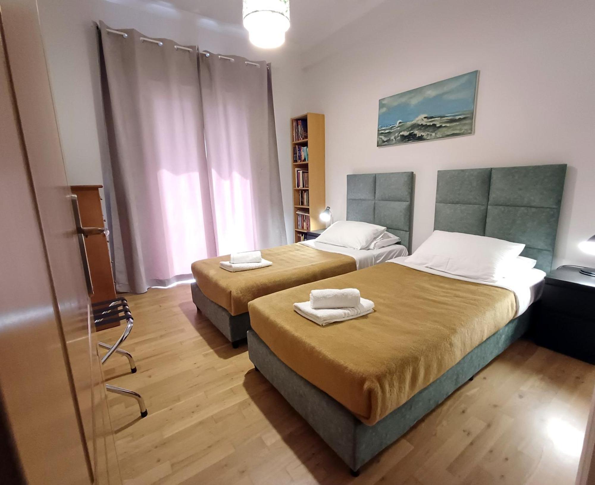 Georgia'S Cozy Apartment In Koukaki Athens Exterior photo